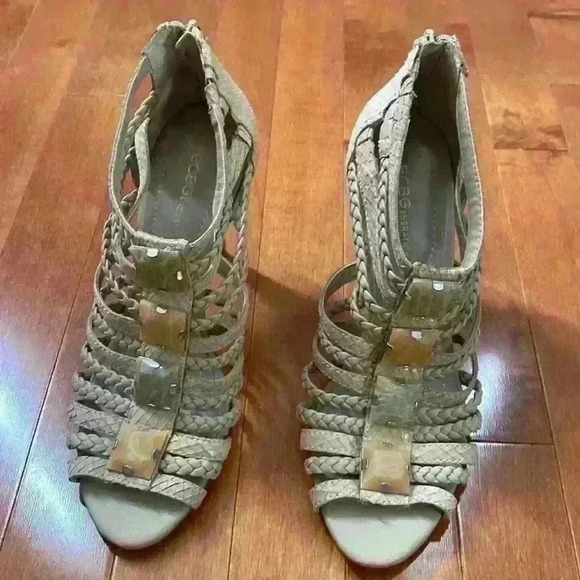 BCBGeneration Nude Snakeskin Pump with Nude/Neutral Gem Detail - Picture 1 of 9